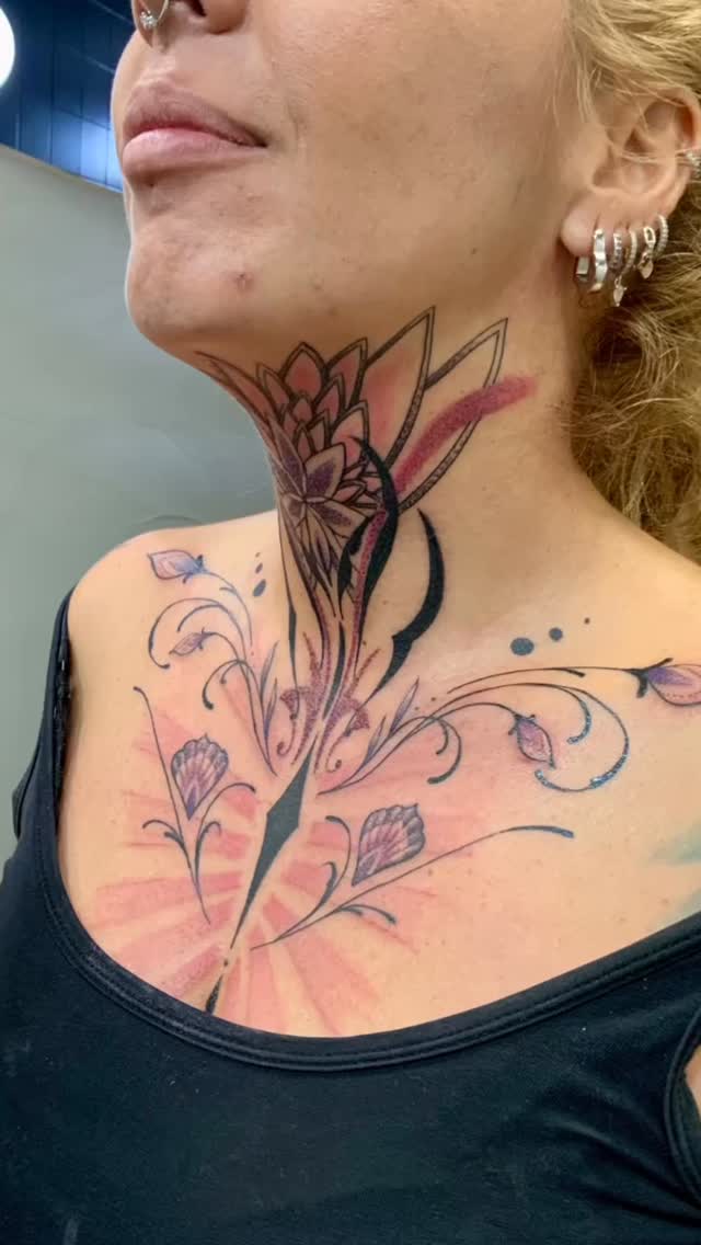 Segundo round para María @peluqueriadeloeste
Muchas gracias por tu aguante🙏🏻
@jotatattoo.es👈🏻👈🏻
@pilar_serna
@agu_ac 
@ani.mello
@amartinro 
@_wildsoultattoo 
@ersonbaty

ABIERTA AGENDA PARA NOVIEMBRE Y DICIEMBRE DE 2025
Puedes hacer consultas y reservar tu cita por WhatsApp en: 
622190576 Jota 👈🏻
NO ATENDEMOS LLAMADAS. 
Gracias por vuestra paciencia 

#blackwork #blackworktattoo #fkirons #ornamental #ornamentaltattoos #ornamentaltattoo #tatuajegeometrico #geometrictattoo #mandalatattoo #tatuajecuello #necktattoo 
#tattoo #tatuaje #aloetattoo #tatuajessalamanca #salamancatattoo #barriodeloeste #barriodeloestesalamanca #soydeloeste #jota #jotatattoo.es #jotatatu #salamanca #2025