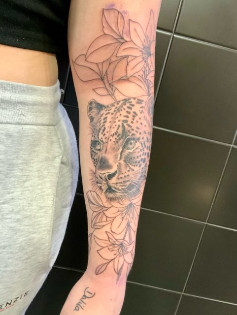Primer round para el brazo de  @_daniielaa.gg_ muchas gracias!

@jotatattoo.es👈🏻👈🏻
@pilar_serna
@agu_ac
@ani.mello👈🏻👈🏻
@amartinro 
@_wildsoultattoo 
@ersonbaty 
ABIERTA AGENDA PARA MARZO Y ABRIL DE 2026
Puedes hacer consultas y reservar tu cita por WhatsApp en: 
622190576 Jota 👈🏻
NO ATENDEMOS LLAMADAS. 
Gracias por vuestra paciencia.
#tatuajessalamanca #salamancatattoo #tattoo #jotatattoo #barriodeloestesalamanca